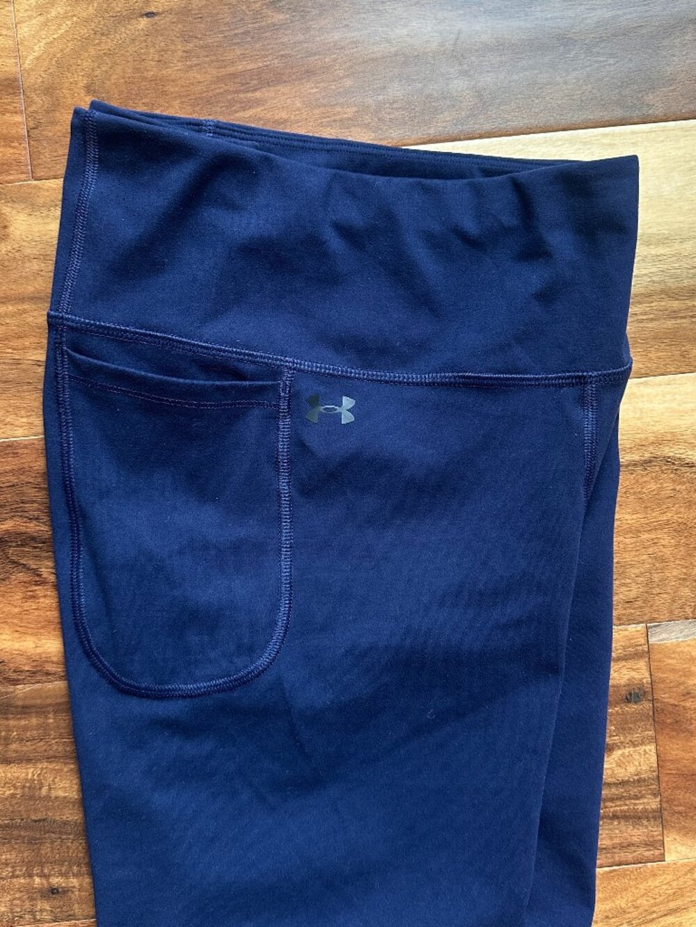 🌺 🌺 Under Armour Women’s Navy Blue Bike Shorts Size Large - Picture 9 of 10